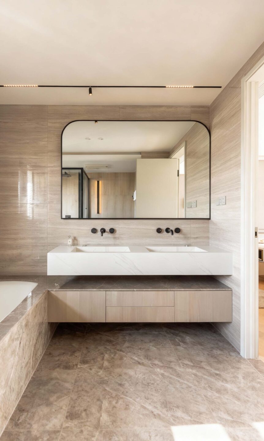 lustro Semi Corner Black w czarnej ramie prostokątne w nowoczesnej łazience