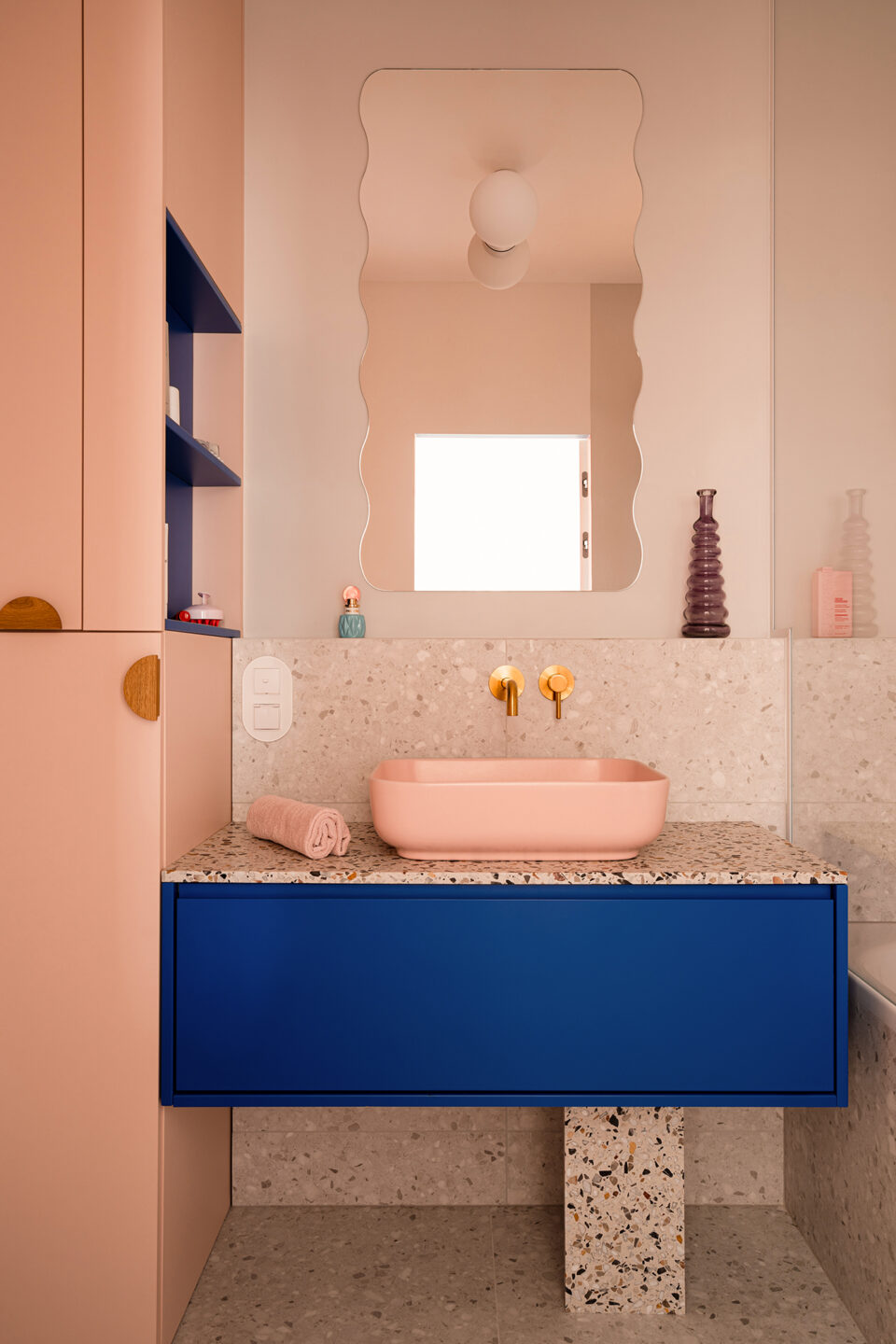 Róż i błękit w łazience Wojtyczka Pracownia Projektowa